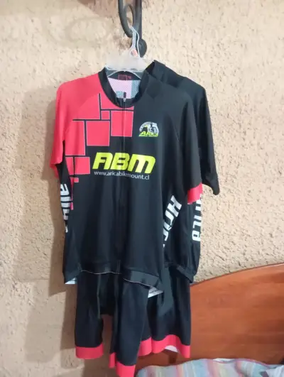 Camiseta ciclismo ABM roja y negra - miniatura 3
