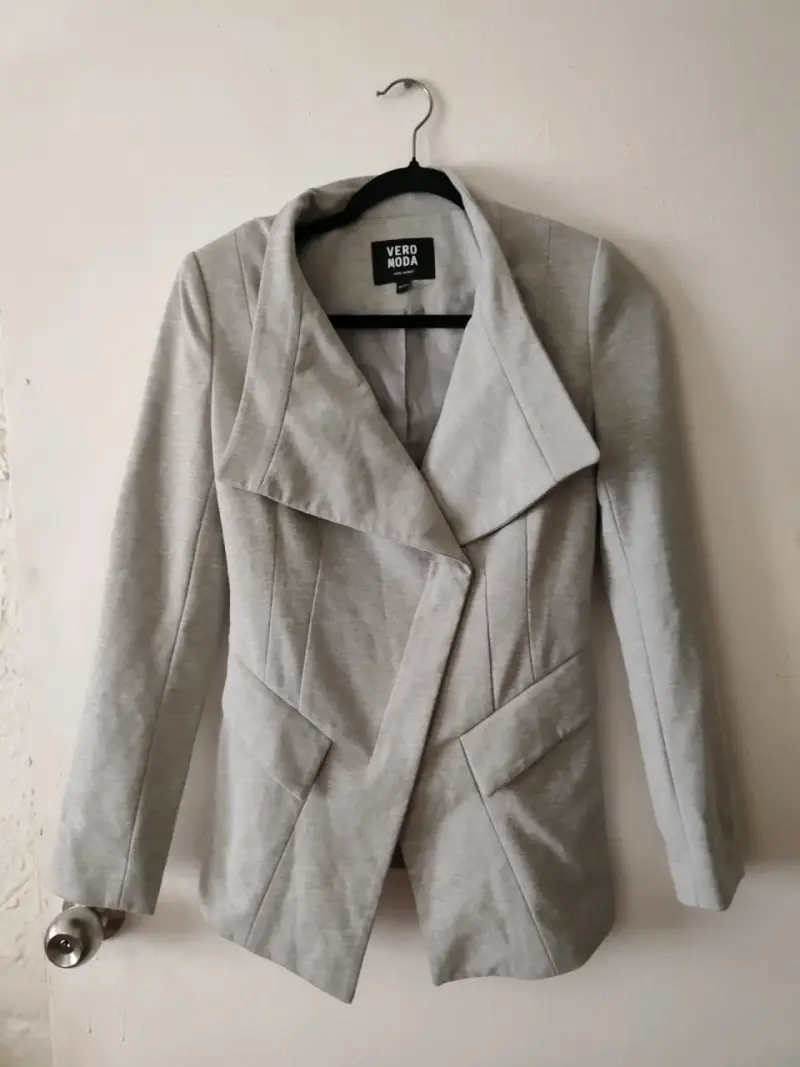 Blazer gris Vero Moda. - 1