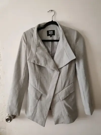 Blazer gris Vero Moda. - miniatura 1