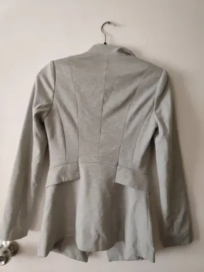 Blazer gris Vero Moda. - miniatura 2