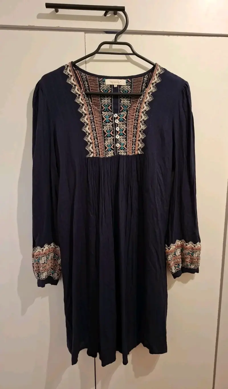 Vestido bohemio azul marino bordado