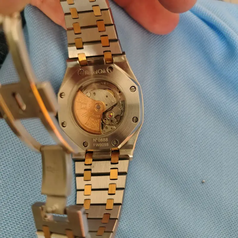 Reloj de pulsera dorado y plateado - 5