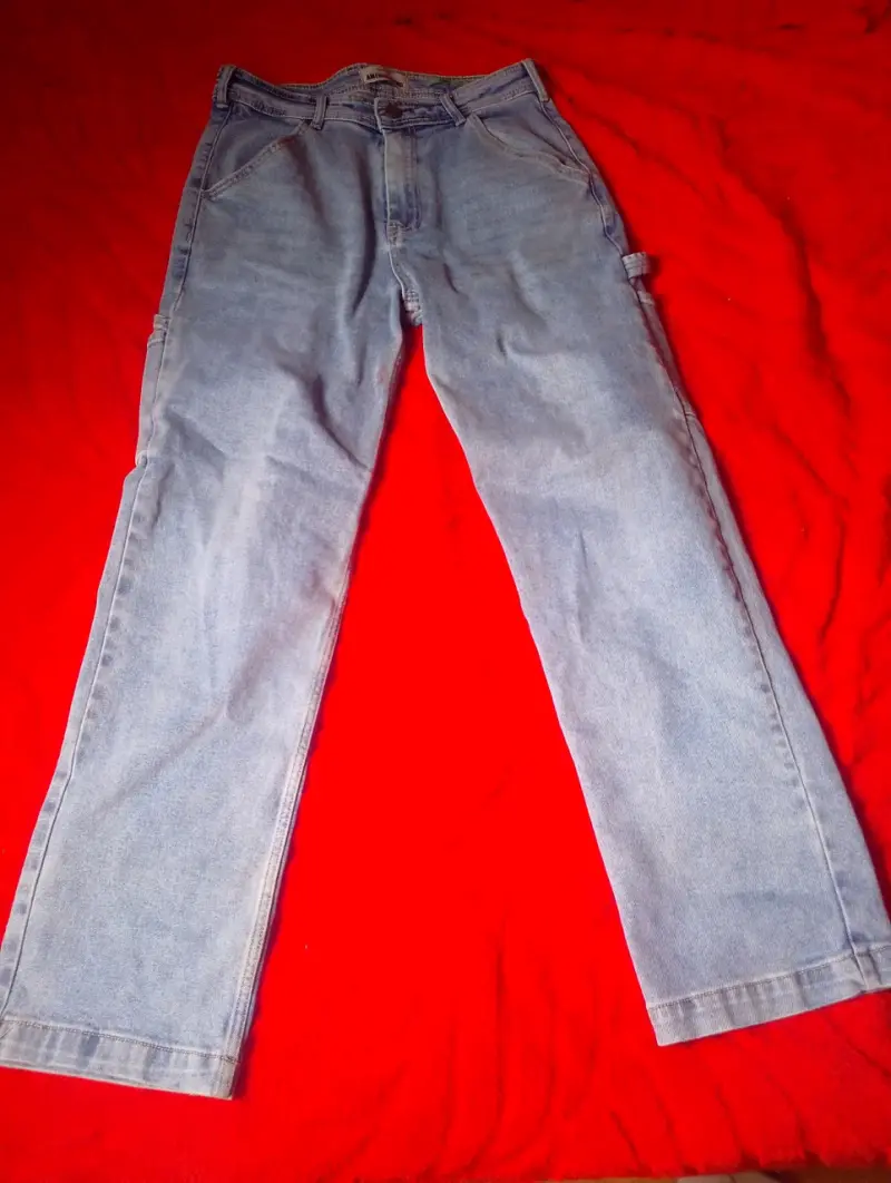 Jeans celestes de mezclilla americanino cargo