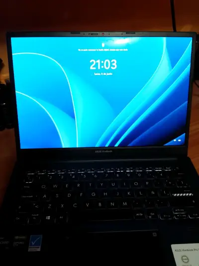 Laptop ASUS Vivobook pro 14 oled negra - miniatura 3