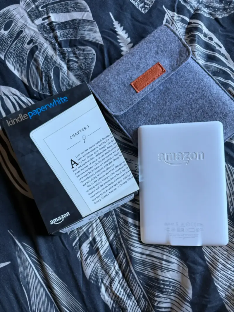 Kindle Paperwhite Amazon con funda - 1