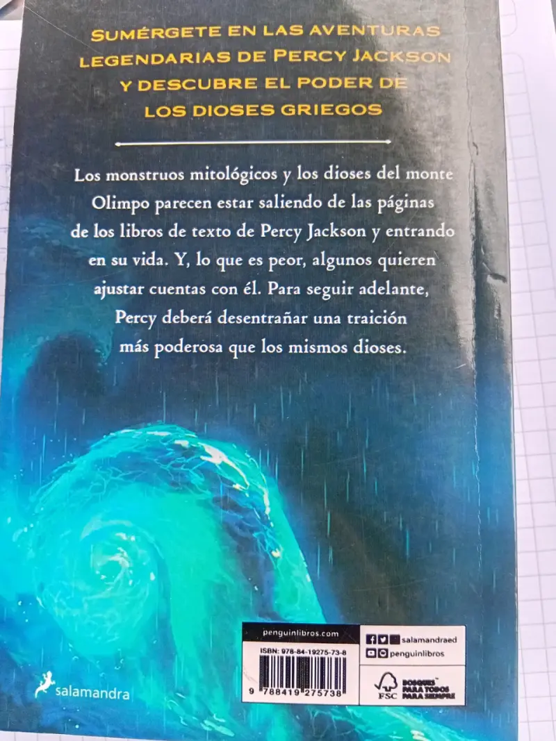 Libro Percy Jackson El Ladrón del Rayo - 2