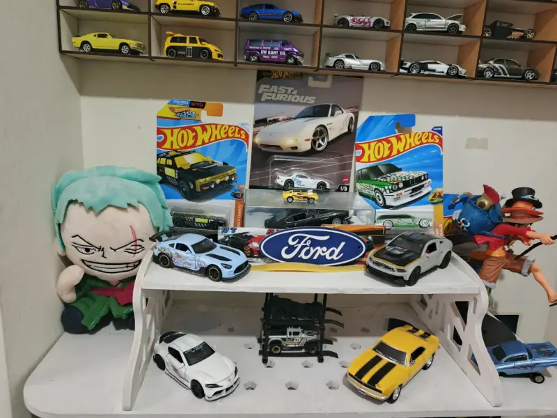 Colección de autos en miniatura - 3