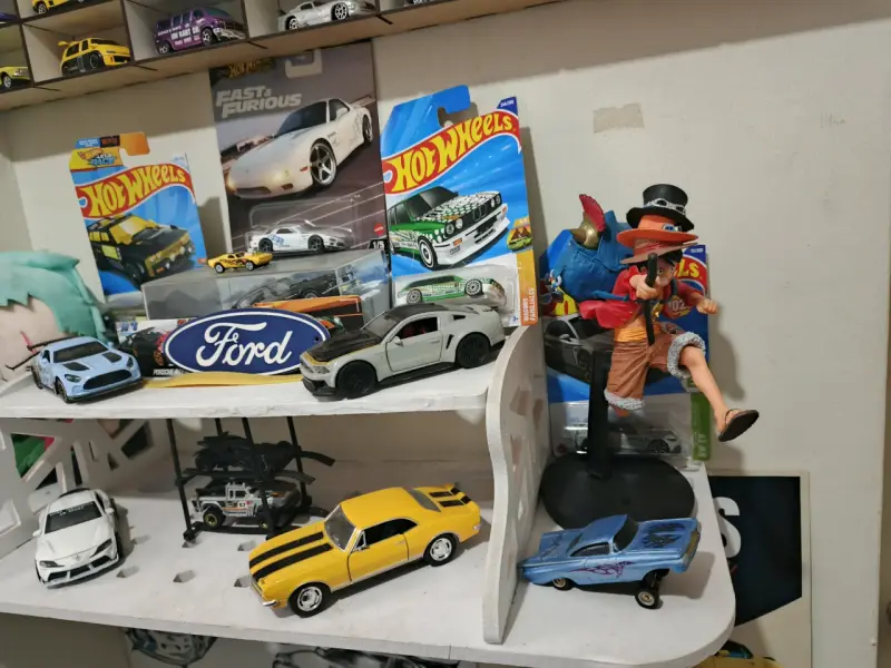 Colección de autos en miniatura - 4