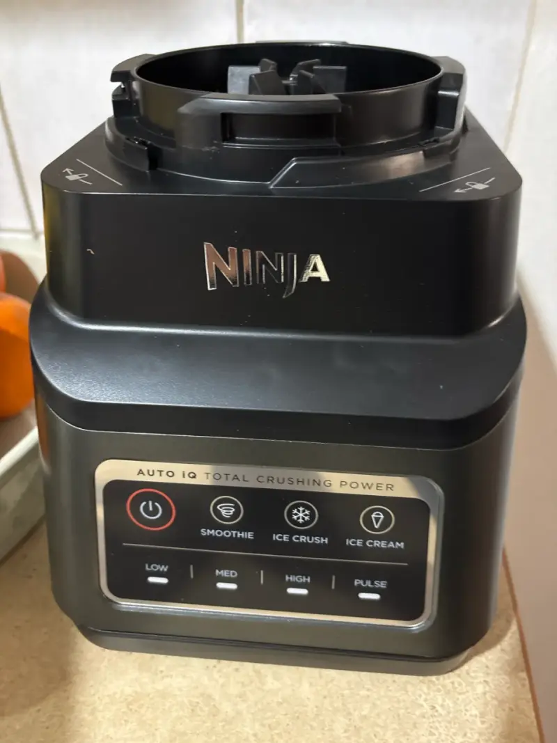 Base de licuadora Ninja negra - 1