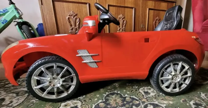Auto eléctrico para niños rojo - 2