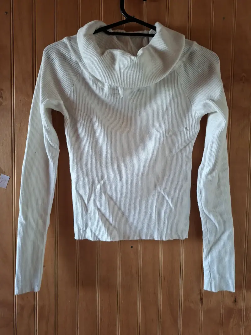 Suéter blanco estilo hombro descubierto - 1