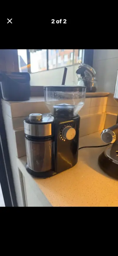 Molino de café eléctrico negro Blanik - miniatura 1