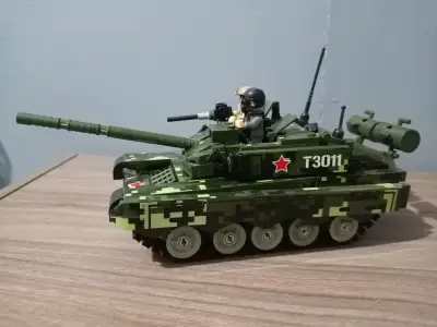 Tanque de juguete con soldaditos - miniatura 4