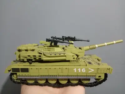 Tanque de juguete armado - miniatura 1