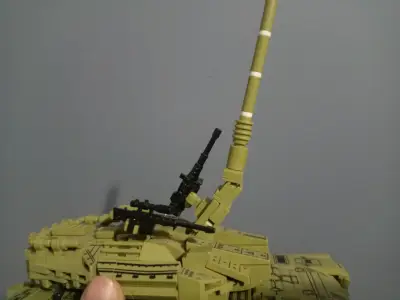 Tanque de juguete armado - miniatura 5