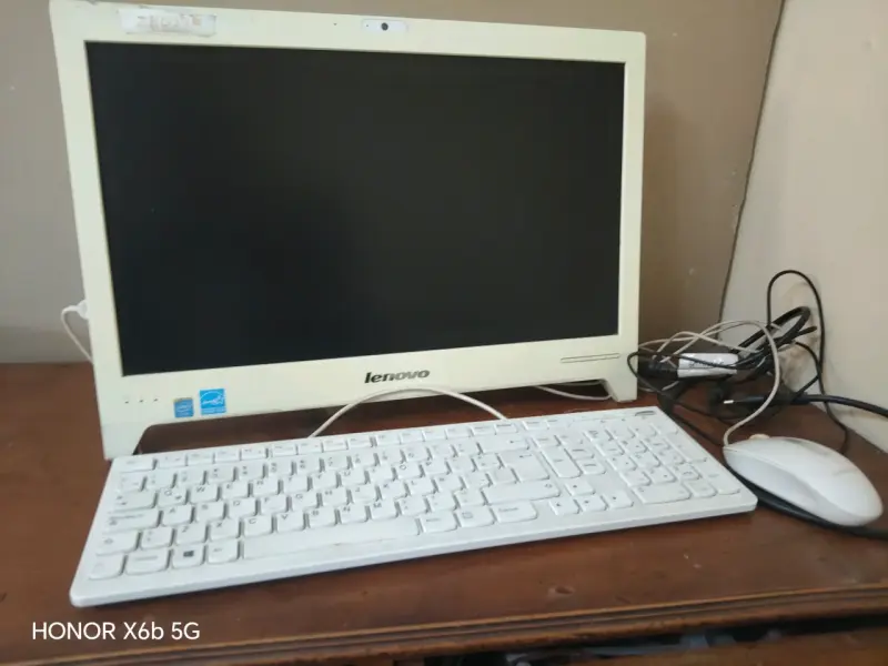 Computador Lenovo todo en uno - 1