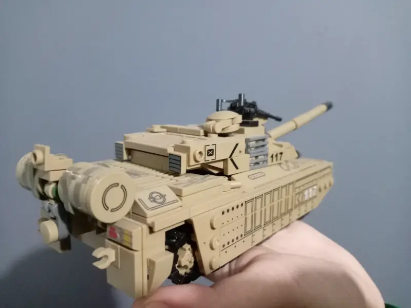 Tanque de juguete armado beige - 3