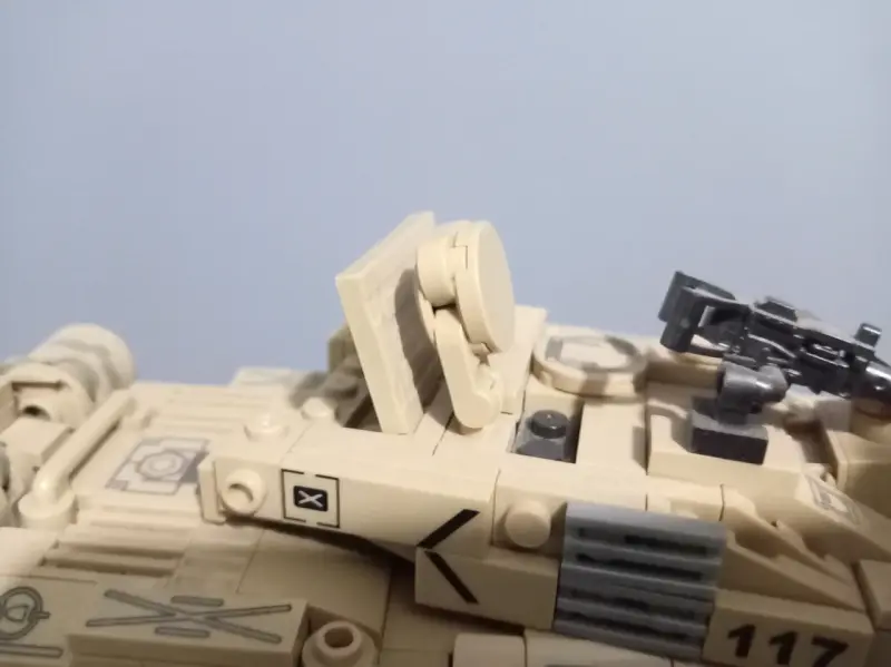 Tanque de juguete armado beige - 5