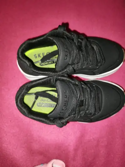Zapatillas negras Skechers - miniatura 1