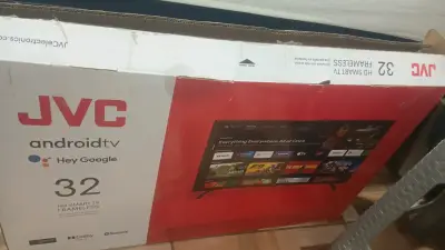 Televisor LED JVC 42 pulgadas - miniatura 3