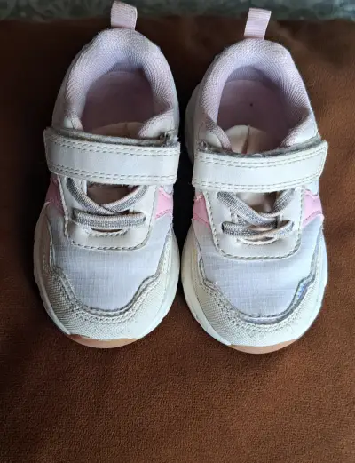Zapatillas de bebé rosadas número 22 - miniatura 1