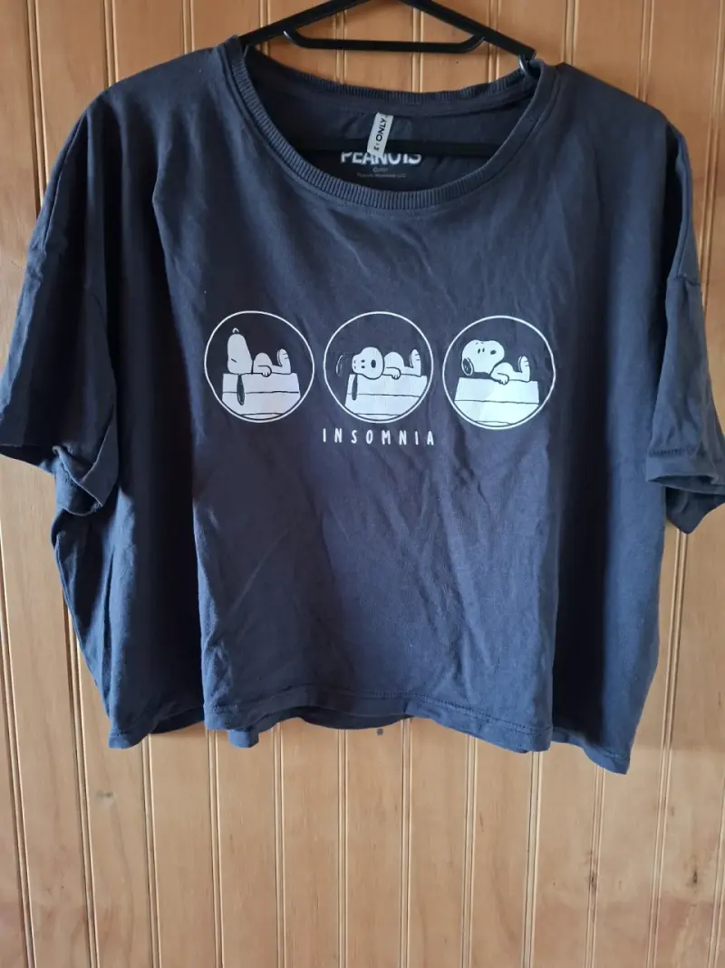 Polera negra Snoopy Insomnia