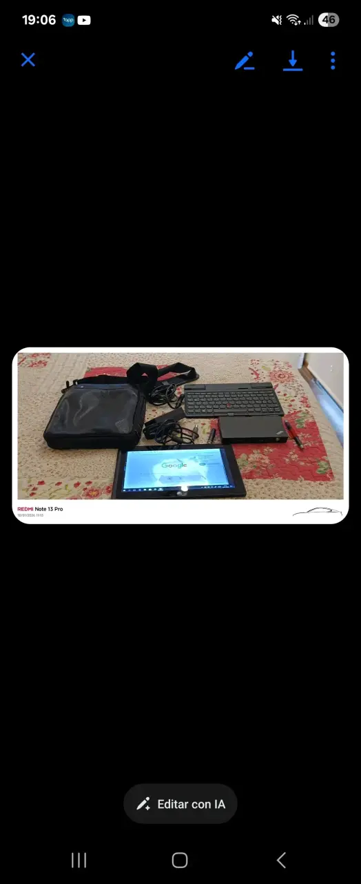 Tablet con teclado y accesorios - 1