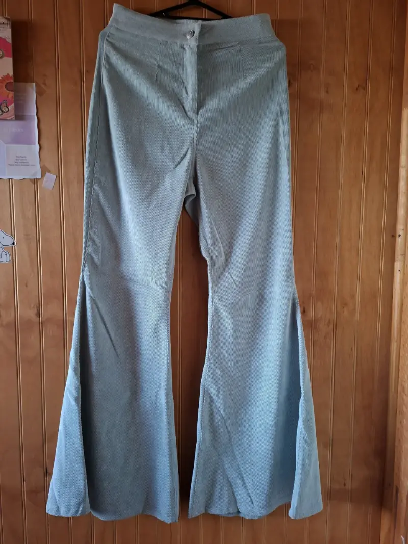 Pantalones acampanados verdes - 1