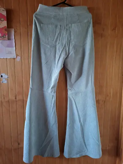 Pantalones acampanados verdes - miniatura 2