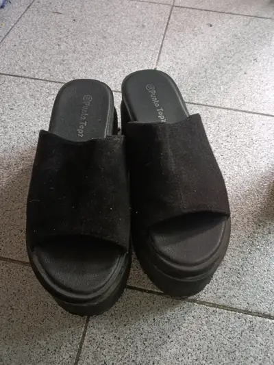 Sandalias negras de plataforma - miniatura 1