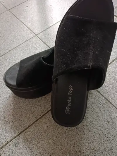 Sandalias negras de plataforma - miniatura 2