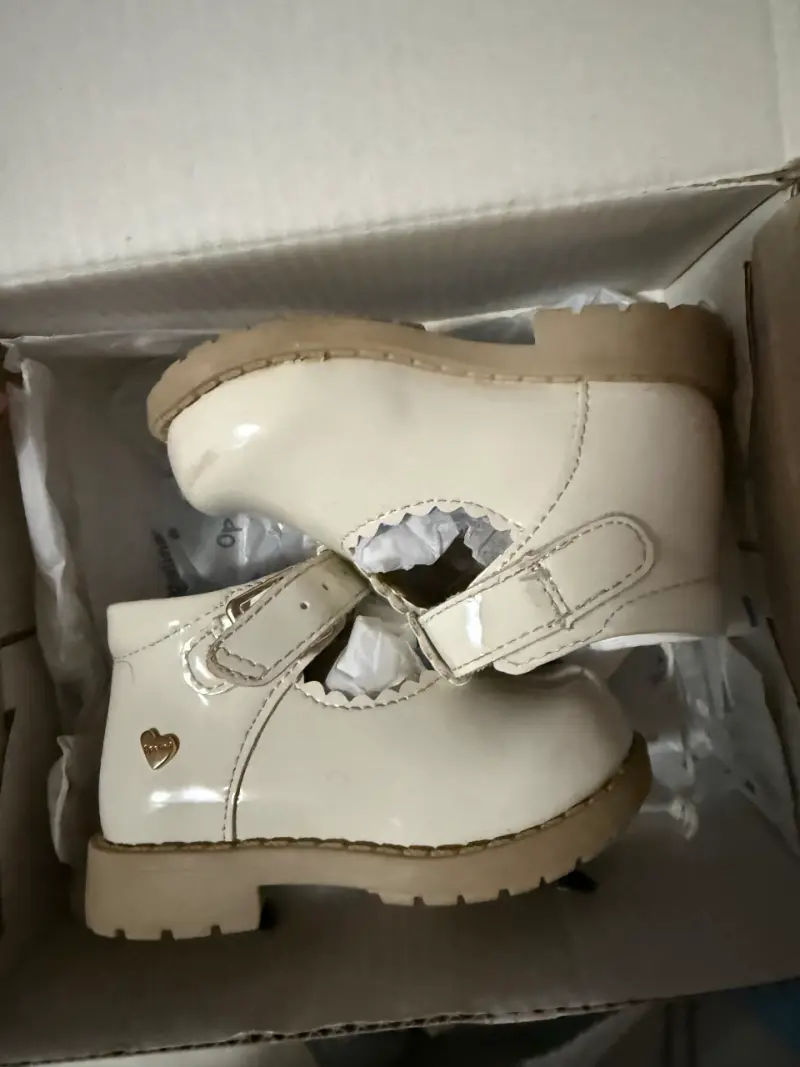 Zapatos blancos para niña