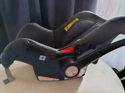 Silla de auto para bebé - miniatura 2