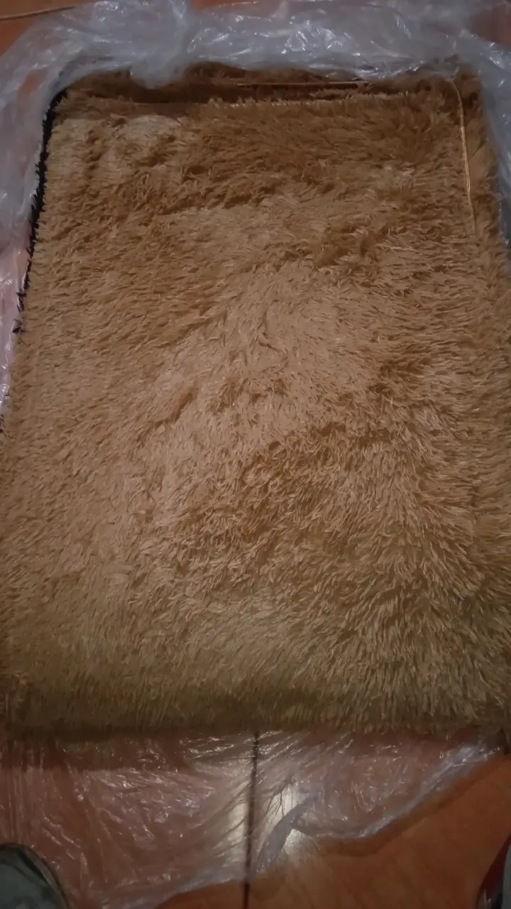 Alfombra peluda blanca - 3