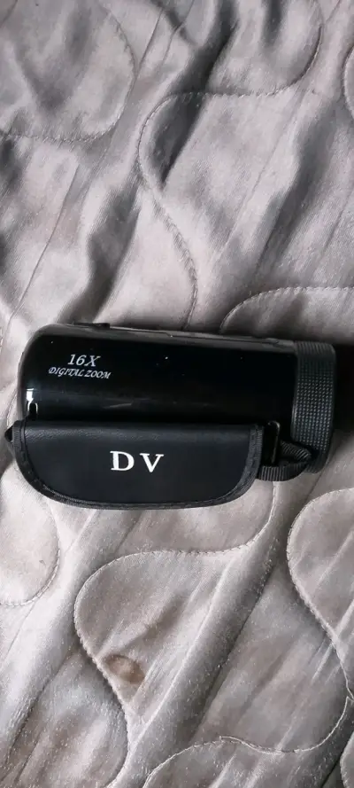 Cámara de video HD 1080P - miniatura 2