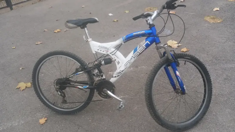 Bicicleta montaña Lahsen azul y blanca - 1