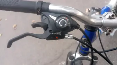 Bicicleta montaña Lahsen azul y blanca - miniatura 2