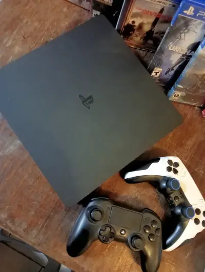 Consola PlayStation 4 con juegos - miniatura 1