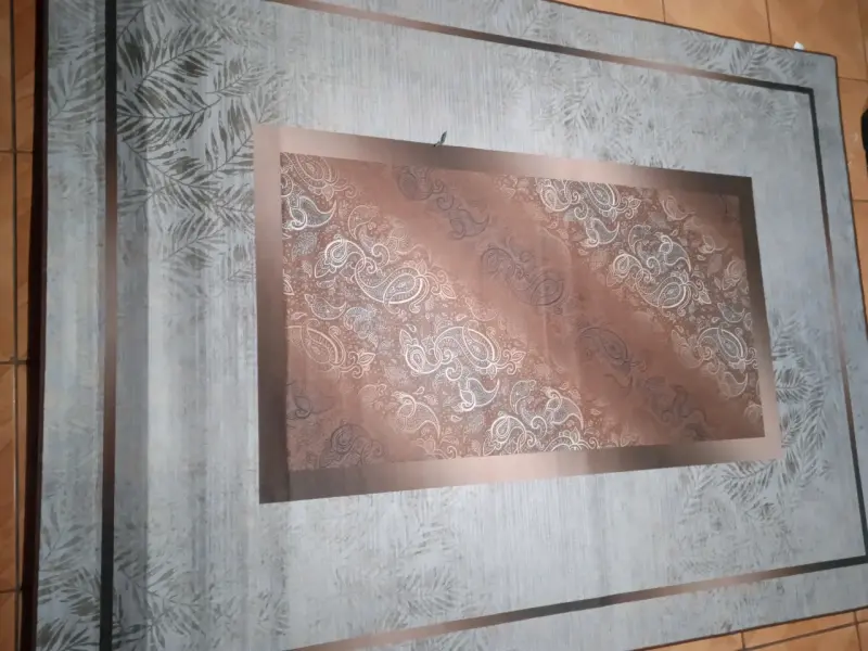 Alfombra grande con diseño floral - 1