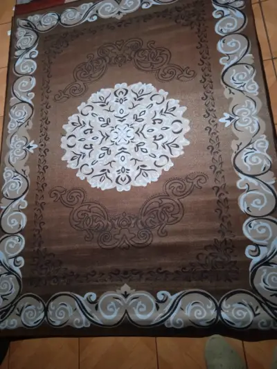 Alfombra grande con diseño floral - miniatura 4