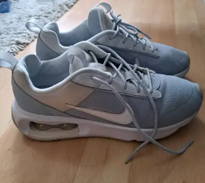 Zapatillas deportivas celestes Nike Num. 39 - miniatura 5