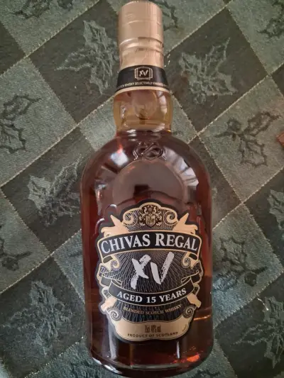 Whisky Chivas Regal XV 15 años - miniatura 1