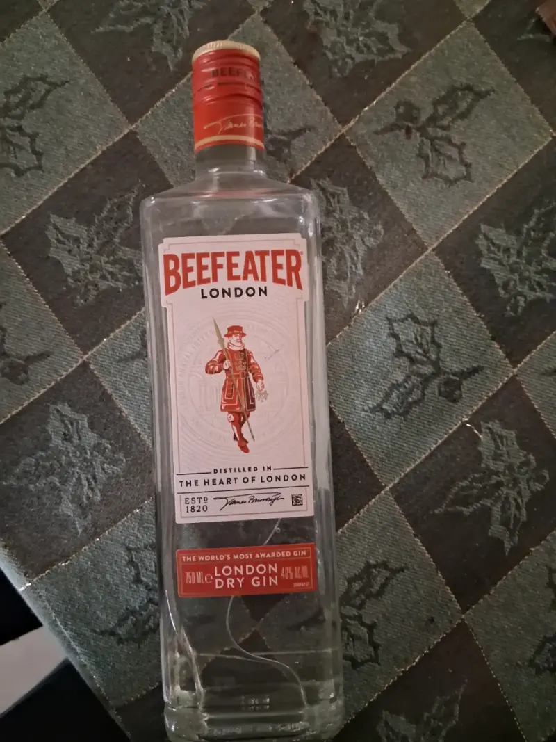 Botella de ginebra Beefeater - 1