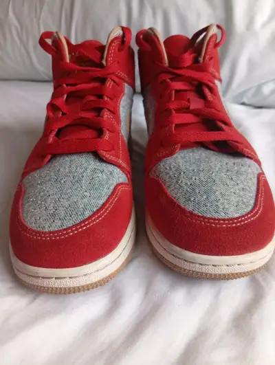 Zapatillas altas rojas y grises - miniatura 1