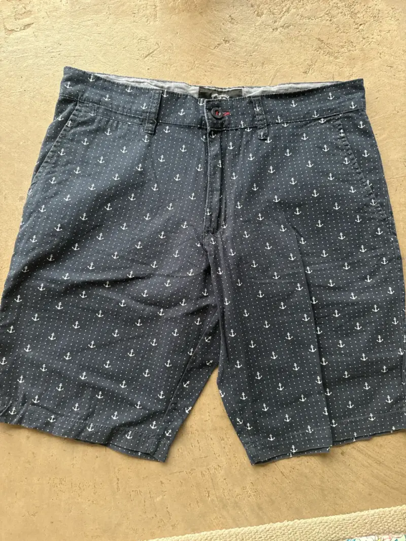 Bermudas azul marino con anclas - 1