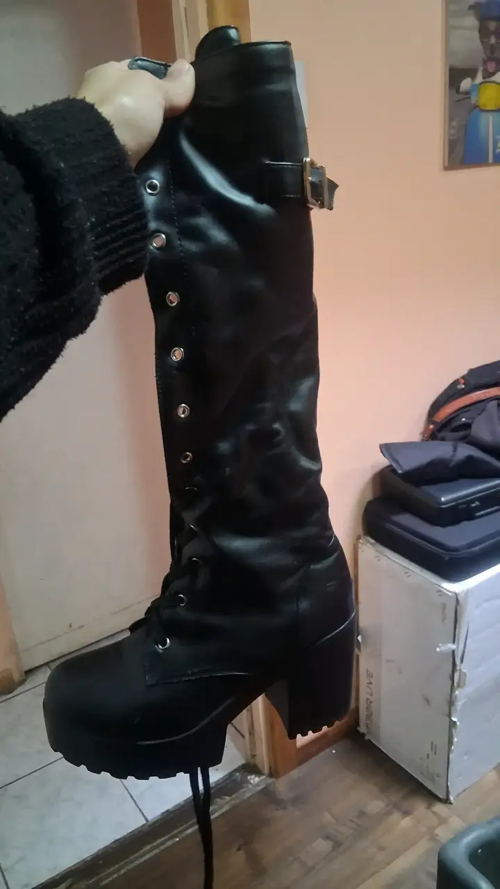 Botas negras con plataforma - 2