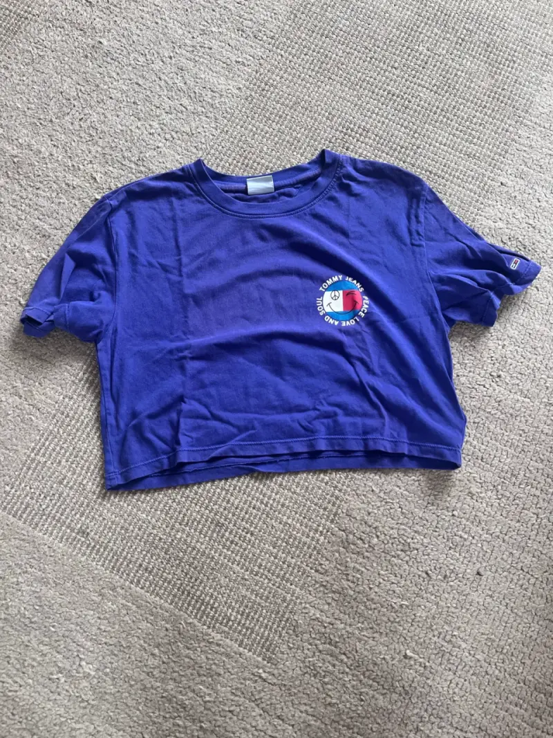 Polera crop azul Tommy Jeans