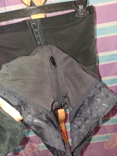 Faja reductora negra con encaje - miniatura 2
