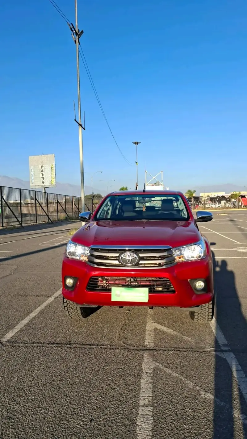 Toyota Hilux "SR" 2019 (4x4) - 1