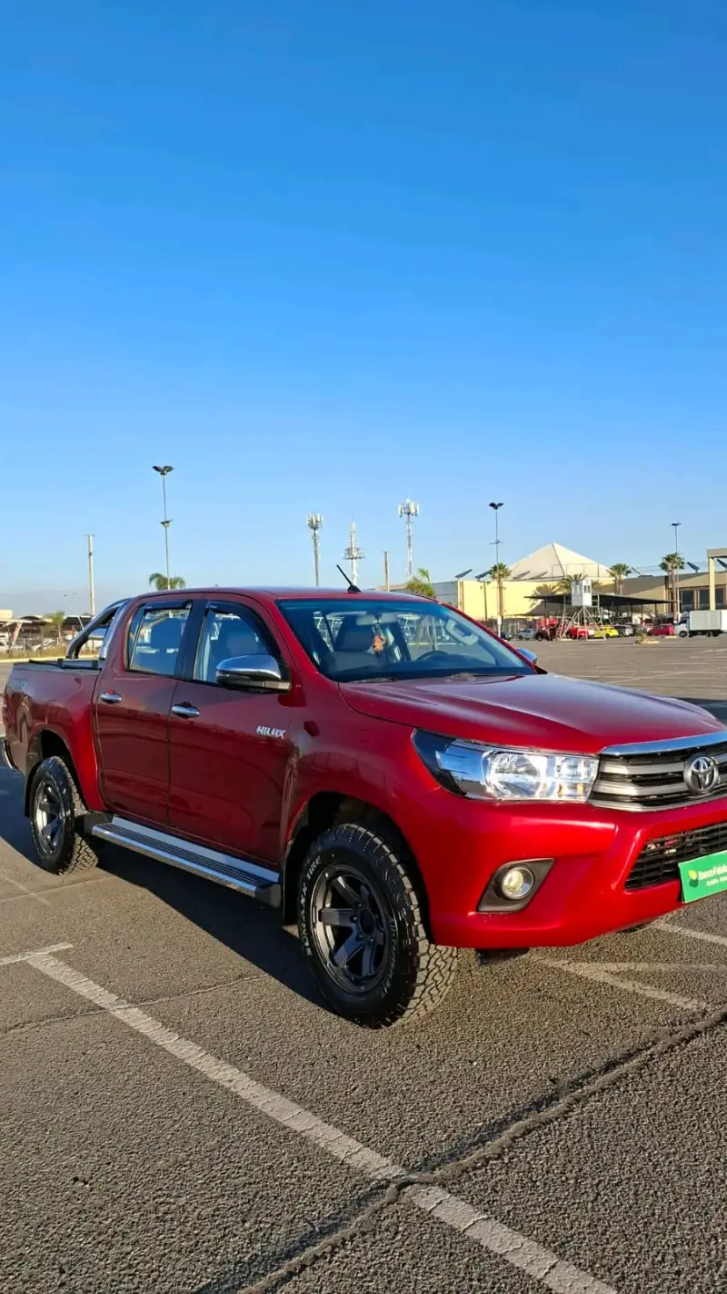 Toyota Hilux "SR" 2019 (4x4) - 2